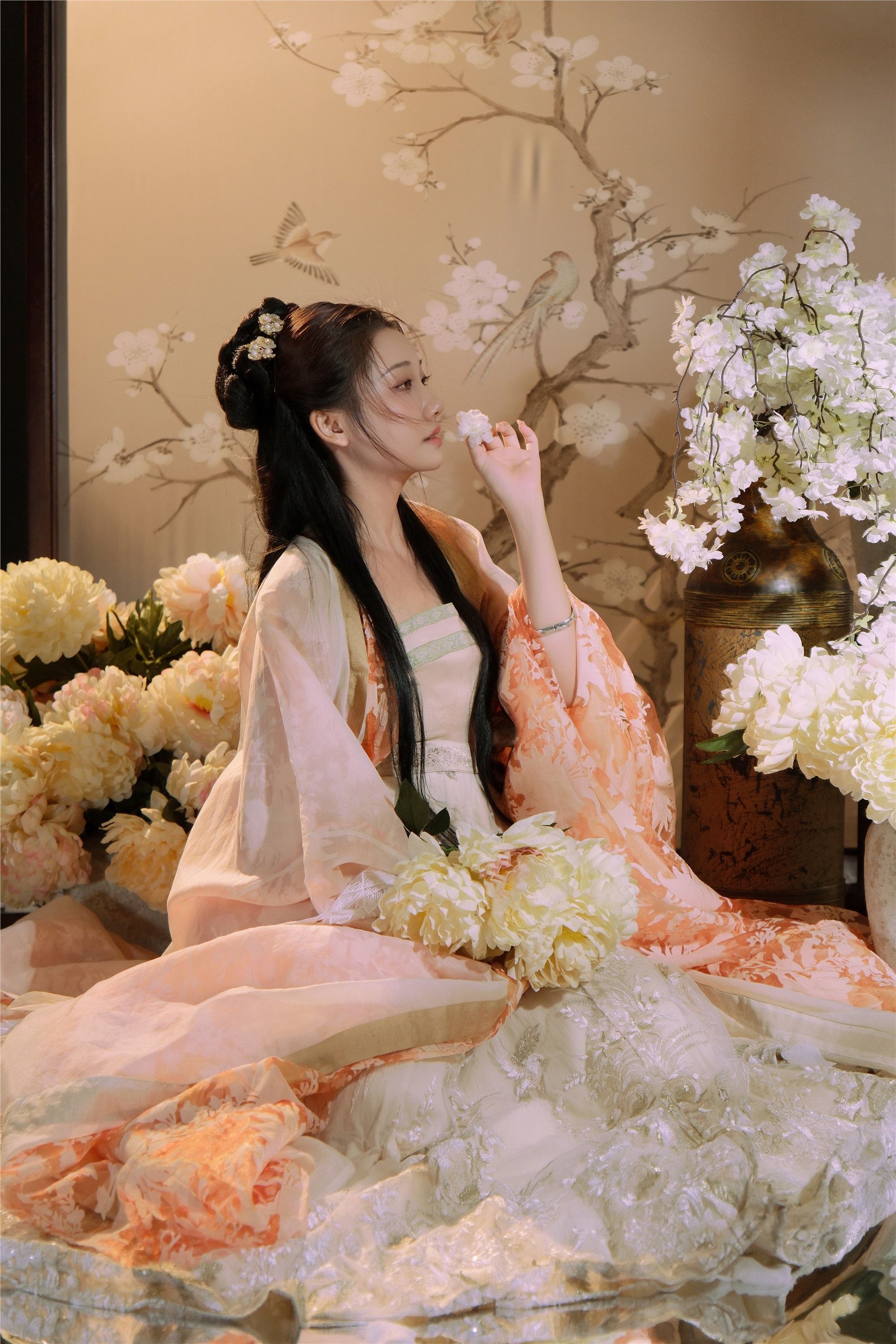 YITUYU艺图语 2025.01.11 花吻 安九鱼